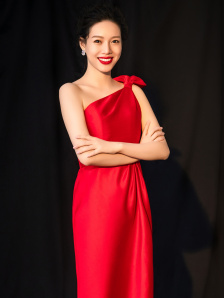黑丝美女被x